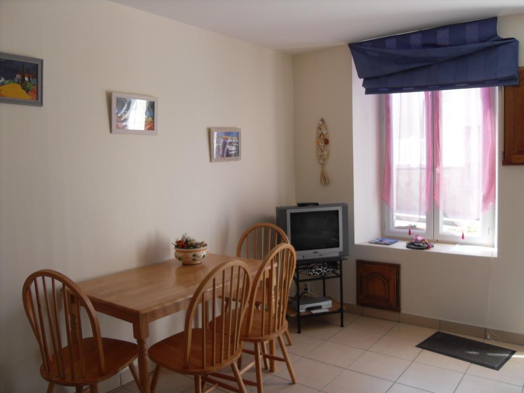 Maison En Pierre Daire Port-en-Bessin-Huppain Oda fotoğraf